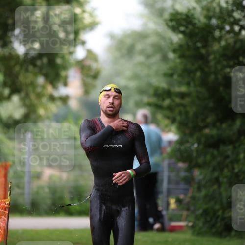 15.06.2025 - 7 Türme Triathlon Michael Strokosch http://msf.ph/oto/7959222 15.06.2025 12:07:40 Schwimmen 460, 618 meine-sportfotos.de