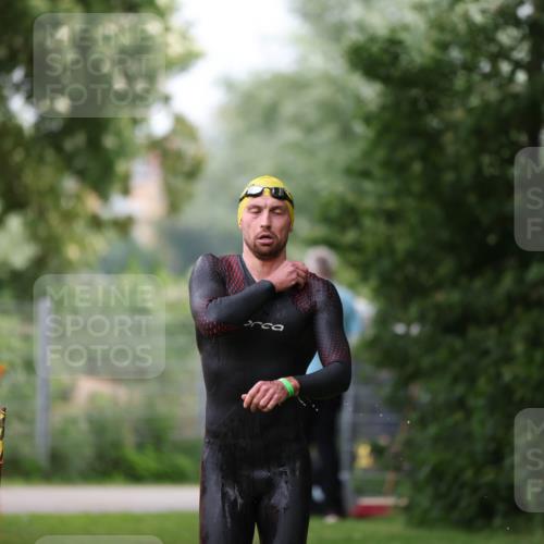 15.06.2025 - 7 Türme Triathlon Michael Strokosch http://msf.ph/oto/7959228 15.06.2025 12:07:40 Schwimmen 460, 618 meine-sportfotos.de