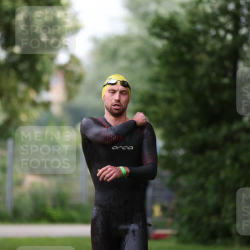 15.06.2025 - 7 Türme Triathlon Michael Strokosch http://msf.ph/oto/7959232 15.06.2025 12:07:41 Schwimmen 460, 618 meine-sportfotos.de