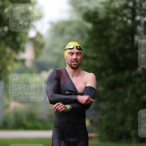 15.06.2025 - 7 Türme Triathlon Michael Strokosch http://msf.ph/oto/7959237 15.06.2025 12:07:41 Schwimmen 460, 618 meine-sportfotos.de