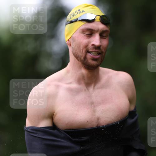 15.06.2025 - 7 Türme Triathlon Michael Strokosch http://msf.ph/oto/7959269 15.06.2025 12:07:43 Schwimmen 460, 618 meine-sportfotos.de