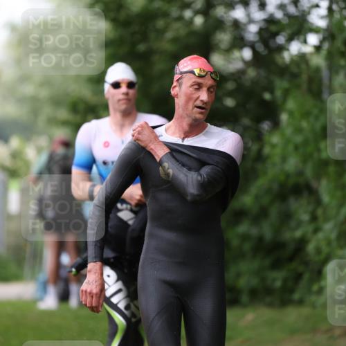 15.06.2025 - 7 Türme Triathlon Michael Strokosch http://msf.ph/oto/7959316 15.06.2025 12:09:02 Schwimmen 465, 505 meine-sportfotos.de
