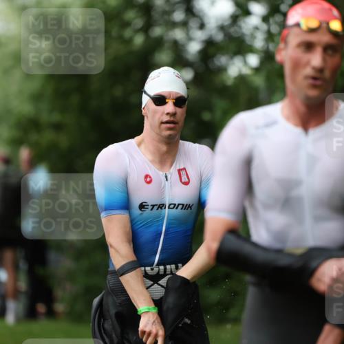 15.06.2025 - 7 Türme Triathlon Michael Strokosch http://msf.ph/oto/7959328 15.06.2025 12:09:03 Schwimmen 465, 505 meine-sportfotos.de