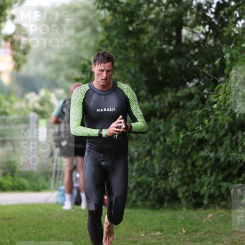 15.06.2025 - 7 Türme Triathlon Michael Strokosch http://msf.ph/oto/7959386 15.06.2025 12:09:38 Schwimmen 437 meine-sportfotos.de
