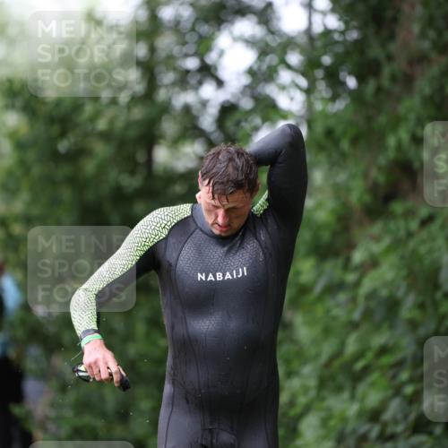 15.06.2025 - 7 Türme Triathlon Michael Strokosch http://msf.ph/oto/7959417 15.06.2025 12:09:40 Schwimmen 437 meine-sportfotos.de