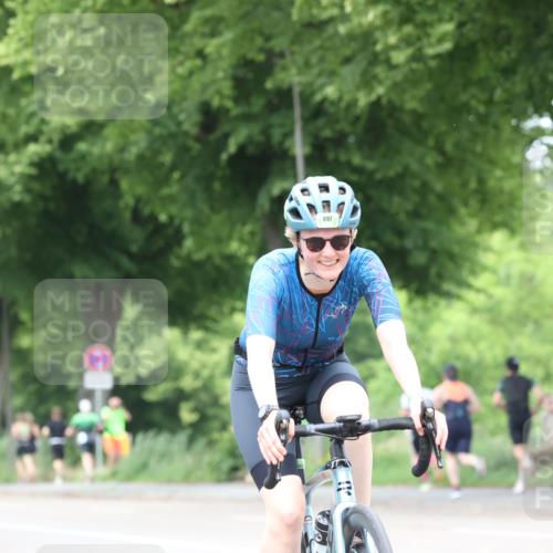 15.06.2025 - 7 Türme Triathlon Yannick Fuchs http://msf.ph/oto/7959427 15.06.2025 13:47:52 Radfahren 825, 897 meine-sportfotos.de