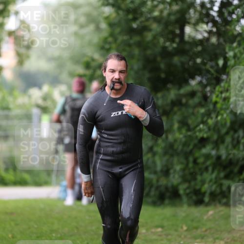 15.06.2025 - 7 Türme Triathlon Michael Strokosch http://msf.ph/oto/7959458 15.06.2025 12:10:00 Schwimmen 374, 410, 571, 602 meine-sportfotos.de