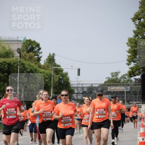 15.06.2025 - REWE Women's Run Jannik Wohlers http://msf.ph/oto/7959464 15.06.2025 09:44:54 Laufen 5688, 5325, 5029, 5220, 5630, 257 meine-sportfotos.de