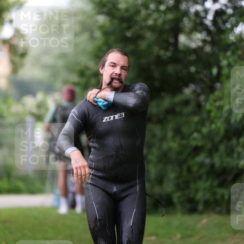15.06.2025 - 7 Türme Triathlon Michael Strokosch http://msf.ph/oto/7959479 15.06.2025 12:10:00 Schwimmen 374, 410, 571, 602 meine-sportfotos.de