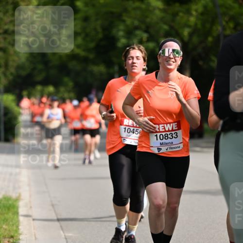 15.06.2025 - REWE Women's Run Dr. Thomas Lammeyer http://msf.ph/oto/7959482 15.06.2025 09:48:59 Laufen 10450, 10833 meine-sportfotos.de