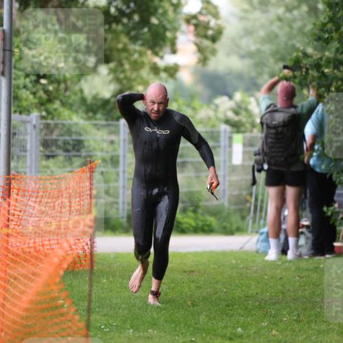 15.06.2025 - 7 Türme Triathlon Michael Strokosch http://msf.ph/oto/7959588 15.06.2025 12:10:09 Schwimmen 374, 410, 571, 602 meine-sportfotos.de