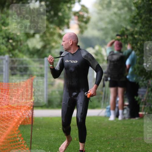 15.06.2025 - 7 Türme Triathlon Michael Strokosch http://msf.ph/oto/7959642 15.06.2025 12:10:10 Schwimmen 374, 410, 571, 602 meine-sportfotos.de