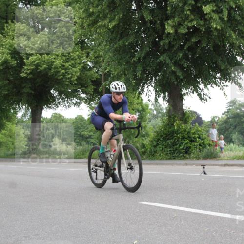 15.06.2025 - 7 Türme Triathlon Yannick Fuchs http://msf.ph/oto/7959866 15.06.2025 11:42:57 Radfahren  meine-sportfotos.de