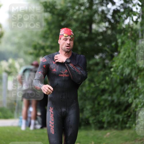 15.06.2025 - 7 Türme Triathlon Michael Strokosch http://msf.ph/oto/7959899 15.06.2025 12:10:47 Schwimmen 392, 399, 611 meine-sportfotos.de