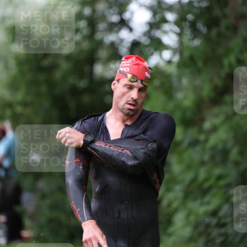 15.06.2025 - 7 Türme Triathlon Michael Strokosch http://msf.ph/oto/7959917 15.06.2025 12:10:48 Schwimmen 392, 399, 611 meine-sportfotos.de