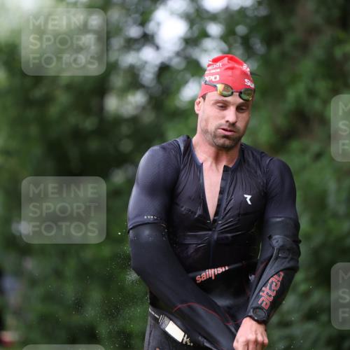 15.06.2025 - 7 Türme Triathlon Michael Strokosch http://msf.ph/oto/7959927 15.06.2025 12:10:48 Schwimmen 392, 399, 611 meine-sportfotos.de