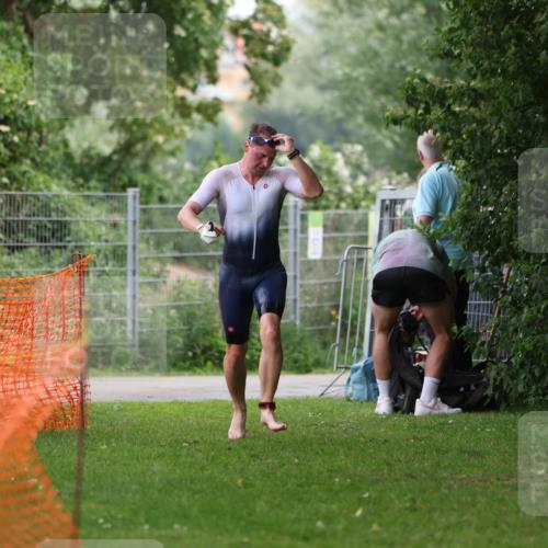 15.06.2025 - 7 Türme Triathlon Michael Strokosch http://msf.ph/oto/7959940 15.06.2025 12:10:56 Schwimmen 392, 399, 611 meine-sportfotos.de