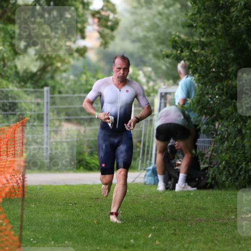 15.06.2025 - 7 Türme Triathlon Michael Strokosch http://msf.ph/oto/7959961 15.06.2025 12:10:57 Schwimmen 392, 611 meine-sportfotos.de