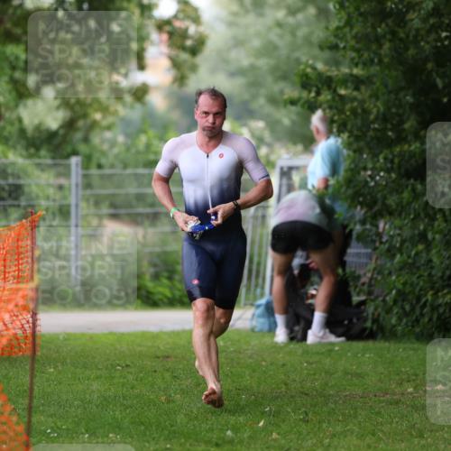15.06.2025 - 7 Türme Triathlon Michael Strokosch http://msf.ph/oto/7959965 15.06.2025 12:10:57 Schwimmen 392, 611 meine-sportfotos.de