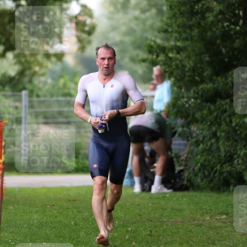 15.06.2025 - 7 Türme Triathlon Michael Strokosch http://msf.ph/oto/7959975 15.06.2025 12:10:57 Schwimmen 392, 611 meine-sportfotos.de