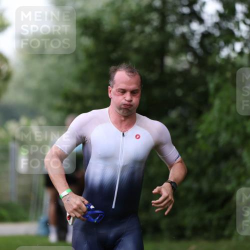 15.06.2025 - 7 Türme Triathlon Michael Strokosch http://msf.ph/oto/7960004 15.06.2025 12:10:59 Schwimmen 392, 455, 611 meine-sportfotos.de