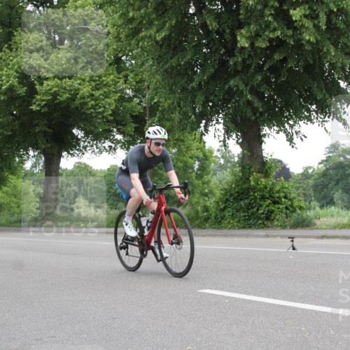 15.06.2025 - 7 Türme Triathlon Yannick Fuchs http://msf.ph/oto/7960012 15.06.2025 11:46:19 Radfahren  meine-sportfotos.de