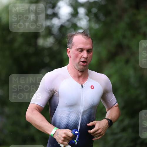 15.06.2025 - 7 Türme Triathlon Michael Strokosch http://msf.ph/oto/7960016 15.06.2025 12:11:00 Schwimmen 392, 455, 611 meine-sportfotos.de