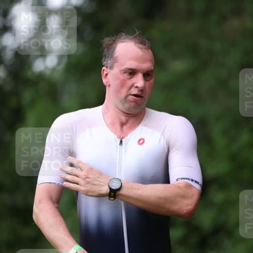 15.06.2025 - 7 Türme Triathlon Michael Strokosch http://msf.ph/oto/7960019 15.06.2025 12:11:00 Schwimmen 392, 455, 611 meine-sportfotos.de