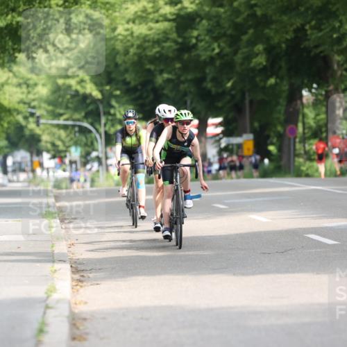 15.06.2025 - 7 Türme Triathlon Yannick Fuchs http://msf.ph/oto/7960047 15.06.2025 09:55:31 Radfahren 122, 123, 124 meine-sportfotos.de
