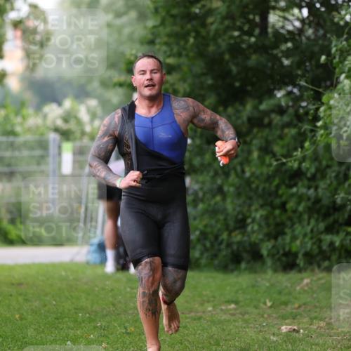15.06.2025 - 7 Türme Triathlon Michael Strokosch http://msf.ph/oto/7960099 15.06.2025 12:11:09 Schwimmen 455, 611 meine-sportfotos.de