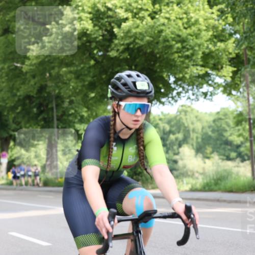 15.06.2025 - 7 Türme Triathlon Yannick Fuchs http://msf.ph/oto/7960321 15.06.2025 09:55:36 Radfahren 122, 123, 124 meine-sportfotos.de
