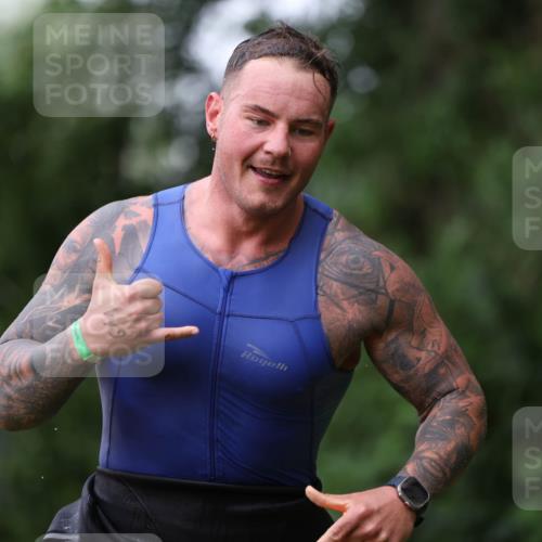 15.06.2025 - 7 Türme Triathlon Michael Strokosch http://msf.ph/oto/7960325 15.06.2025 12:11:11 Schwimmen 455, 611 meine-sportfotos.de