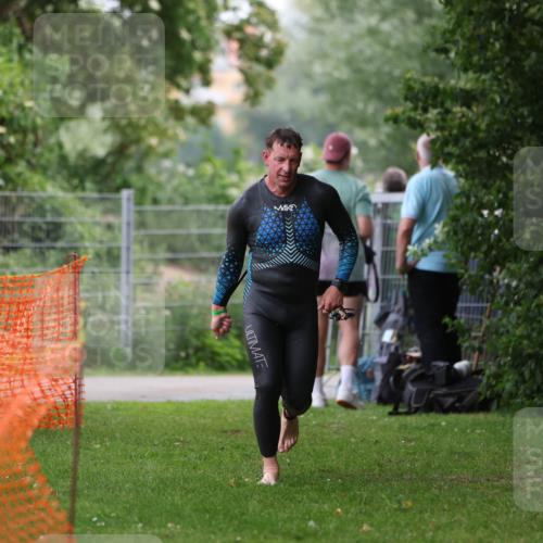 15.06.2025 - 7 Türme Triathlon Michael Strokosch http://msf.ph/oto/7960360 15.06.2025 12:11:15 Schwimmen 455, 475, 611 meine-sportfotos.de