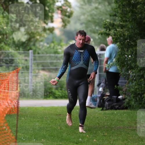15.06.2025 - 7 Türme Triathlon Michael Strokosch http://msf.ph/oto/7960365 15.06.2025 12:11:16 Schwimmen 455, 475, 611 meine-sportfotos.de