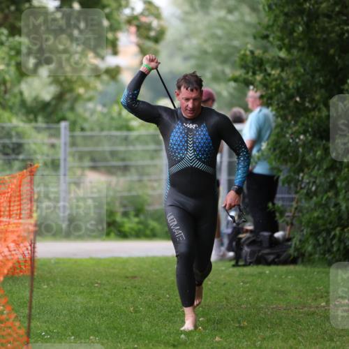 15.06.2025 - 7 Türme Triathlon Michael Strokosch http://msf.ph/oto/7960372 15.06.2025 12:11:16 Schwimmen 455, 475, 611 meine-sportfotos.de