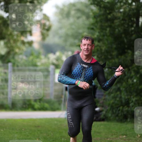 15.06.2025 - 7 Türme Triathlon Michael Strokosch http://msf.ph/oto/7960394 15.06.2025 12:11:17 Schwimmen 455, 475, 611 meine-sportfotos.de