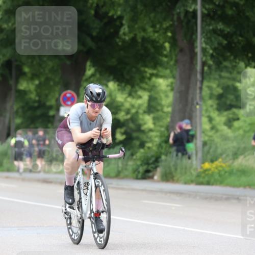 15.06.2025 - 7 Türme Triathlon Yannick Fuchs http://msf.ph/oto/7960399 15.06.2025 13:48:37 Radfahren 368, 810, 811, 854 meine-sportfotos.de