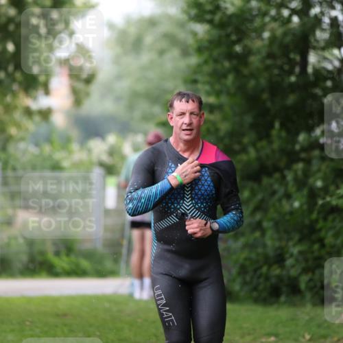 15.06.2025 - 7 Türme Triathlon Michael Strokosch http://msf.ph/oto/7960403 15.06.2025 12:11:17 Schwimmen 455, 475, 611 meine-sportfotos.de