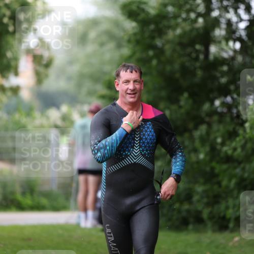 15.06.2025 - 7 Türme Triathlon Michael Strokosch http://msf.ph/oto/7960410 15.06.2025 12:11:18 Schwimmen 455, 475 meine-sportfotos.de