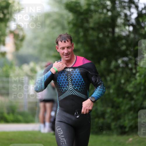 15.06.2025 - 7 Türme Triathlon Michael Strokosch http://msf.ph/oto/7960416 15.06.2025 12:11:18 Schwimmen 455, 475 meine-sportfotos.de