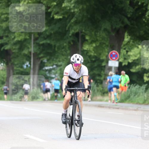 15.06.2025 - 7 Türme Triathlon Yannick Fuchs http://msf.ph/oto/7960417 15.06.2025 13:48:38 Radfahren 368, 810, 811, 854 meine-sportfotos.de
