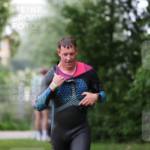 15.06.2025 - 7 Türme Triathlon Michael Strokosch http://msf.ph/oto/7960423 15.06.2025 12:11:18 Schwimmen 455, 475 meine-sportfotos.de