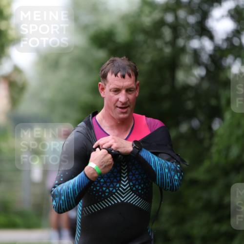 15.06.2025 - 7 Türme Triathlon Michael Strokosch http://msf.ph/oto/7960435 15.06.2025 12:11:19 Schwimmen 455, 475 meine-sportfotos.de