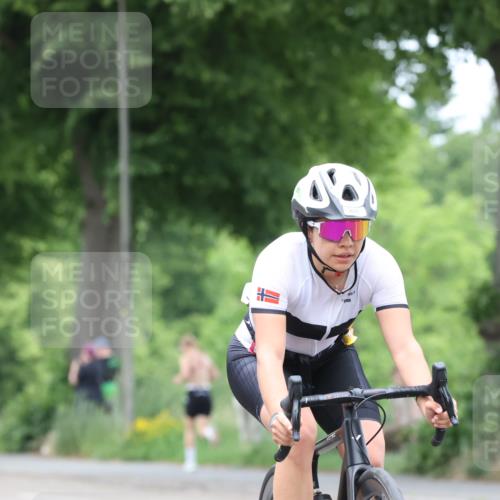 15.06.2025 - 7 Türme Triathlon Yannick Fuchs http://msf.ph/oto/7960446 15.06.2025 13:48:39 Radfahren 368, 810, 811 meine-sportfotos.de