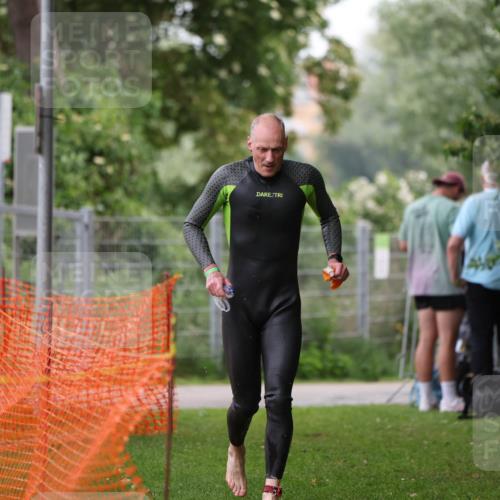 15.06.2025 - 7 Türme Triathlon Michael Strokosch http://msf.ph/oto/7960567 15.06.2025 12:11:40 Schwimmen 406, 475 meine-sportfotos.de