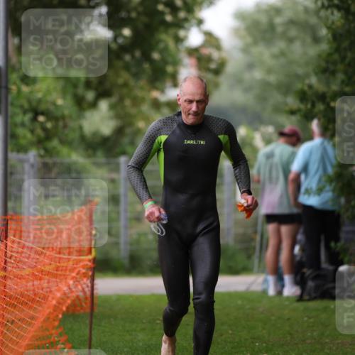 15.06.2025 - 7 Türme Triathlon Michael Strokosch http://msf.ph/oto/7960580 15.06.2025 12:11:41 Schwimmen 406, 475 meine-sportfotos.de