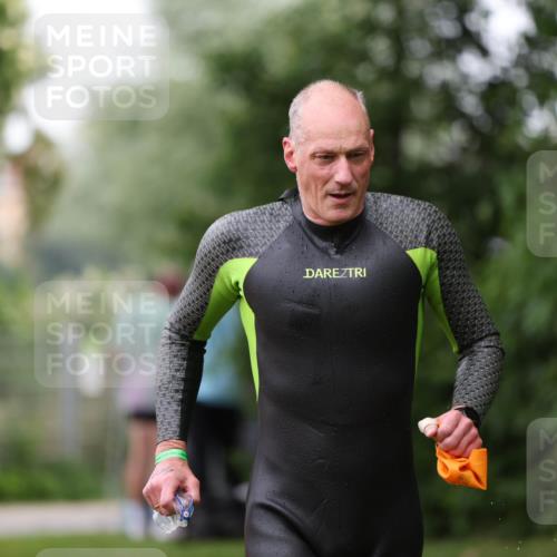 15.06.2025 - 7 Türme Triathlon Michael Strokosch http://msf.ph/oto/7960655 15.06.2025 12:11:44 Schwimmen 406, 475 meine-sportfotos.de