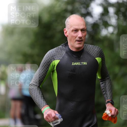 15.06.2025 - 7 Türme Triathlon Michael Strokosch http://msf.ph/oto/7960674 15.06.2025 12:11:44 Schwimmen 406, 475 meine-sportfotos.de