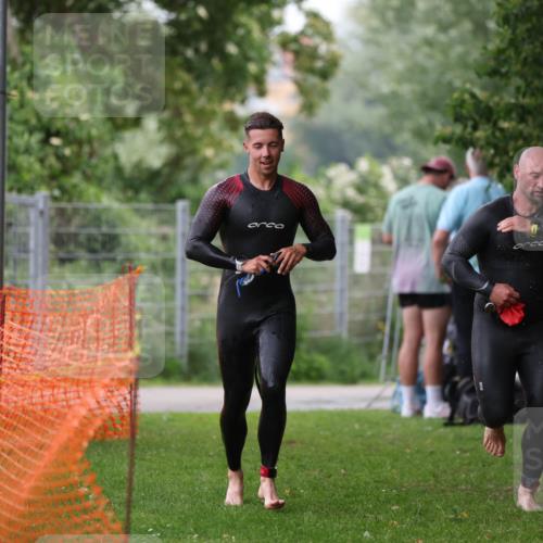 15.06.2025 - 7 Türme Triathlon Michael Strokosch http://msf.ph/oto/7960720 15.06.2025 12:12:06 Schwimmen 630, 658 meine-sportfotos.de