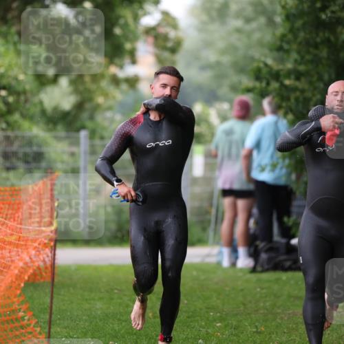 15.06.2025 - 7 Türme Triathlon Michael Strokosch http://msf.ph/oto/7960747 15.06.2025 12:12:07 Schwimmen 630, 658 meine-sportfotos.de